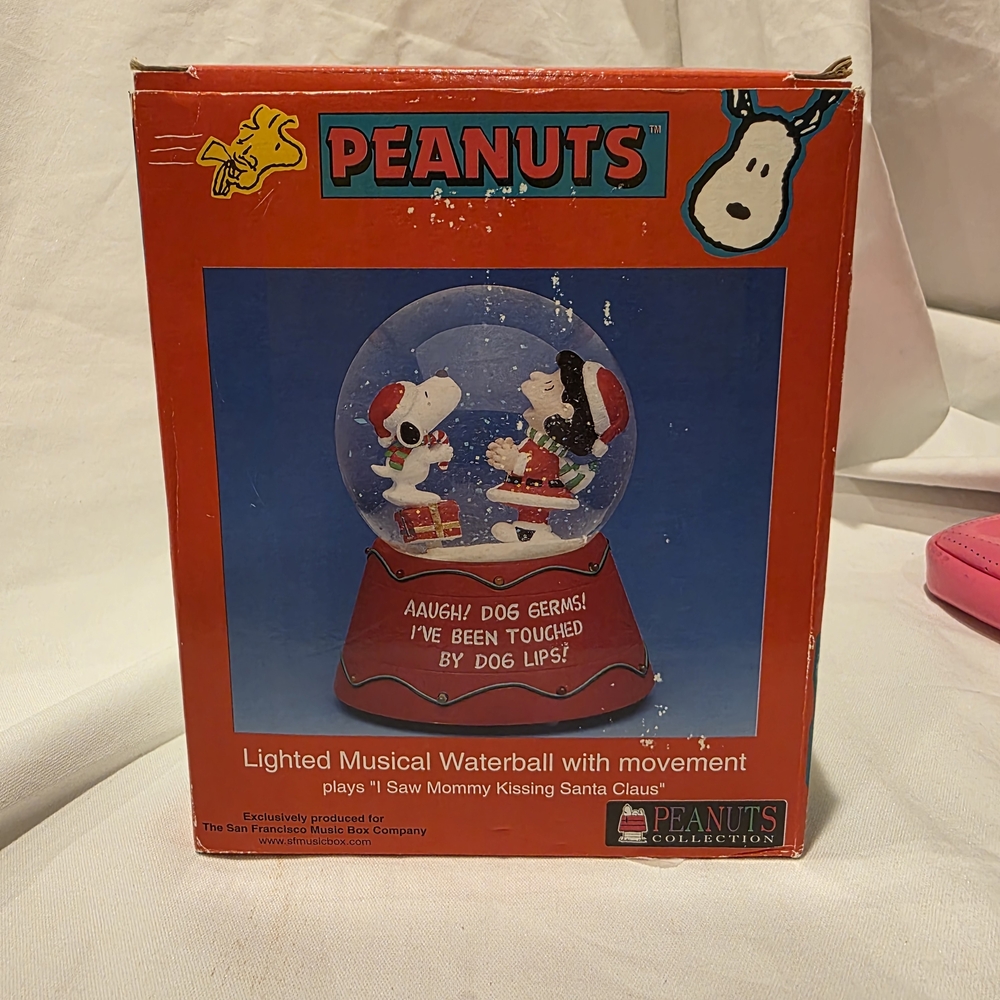 PEANUTS Christmas Snow Globe AAUGH! DOG GERMS I Saw Mommy Kissing Santa Claus - Picture 5 of 8